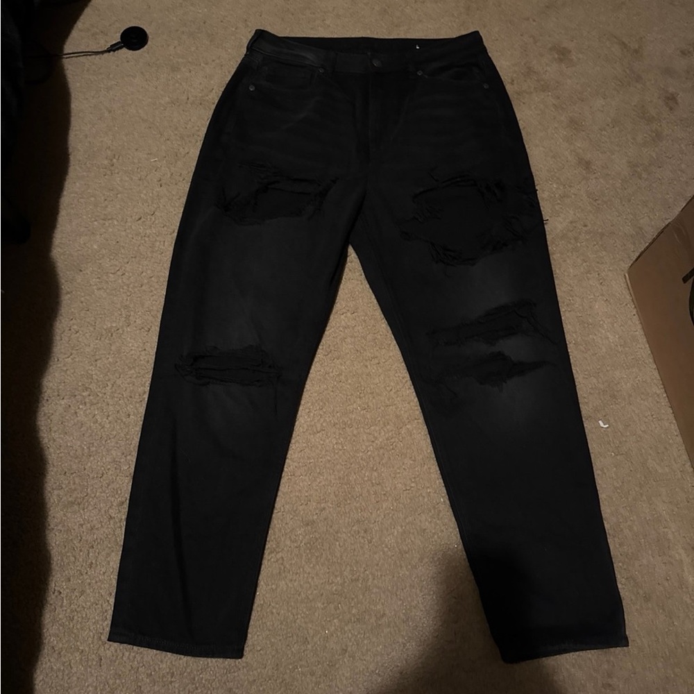 American eagle distressed mom jeans